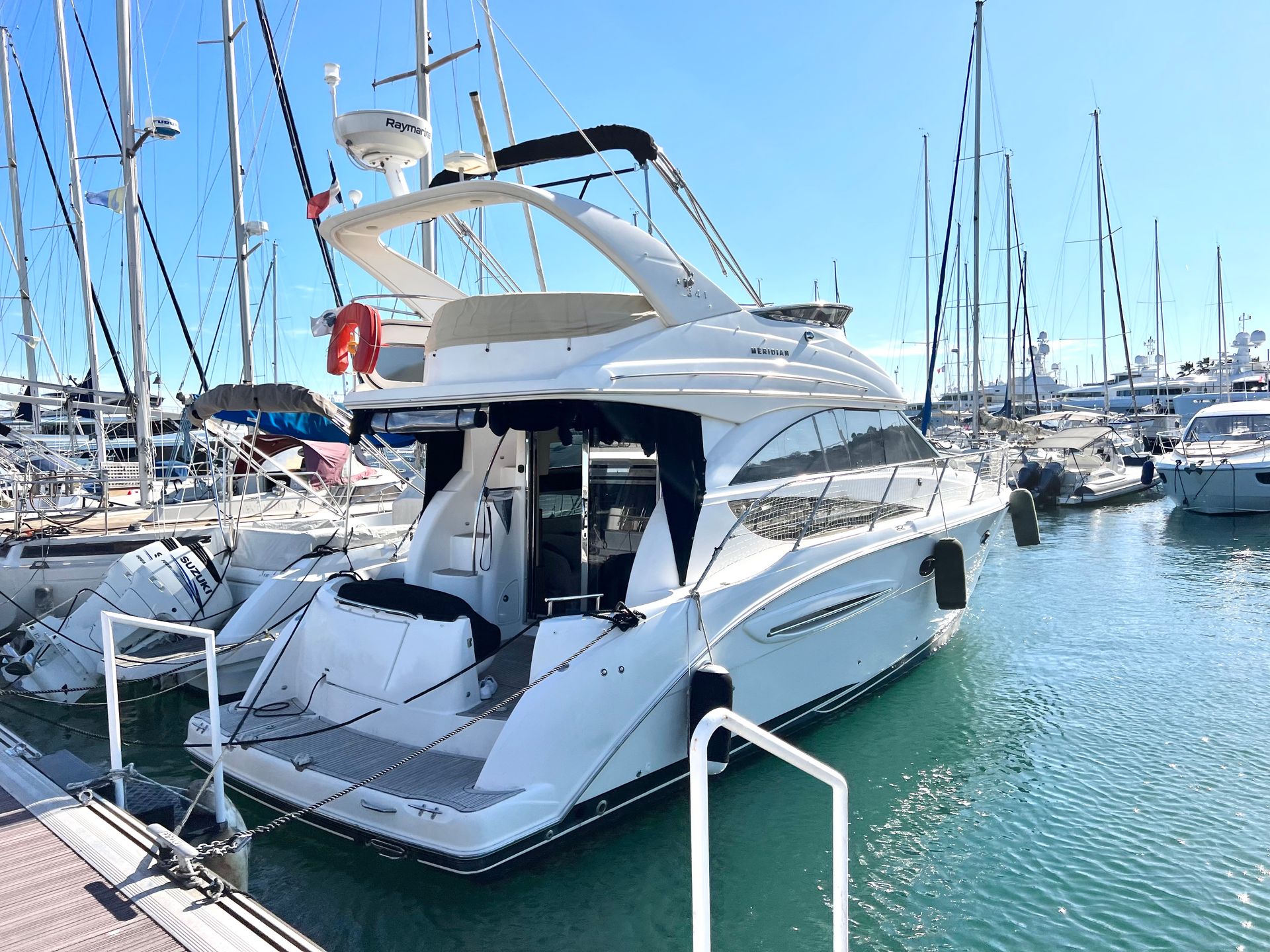 slider 1 Meridian Yacht  341